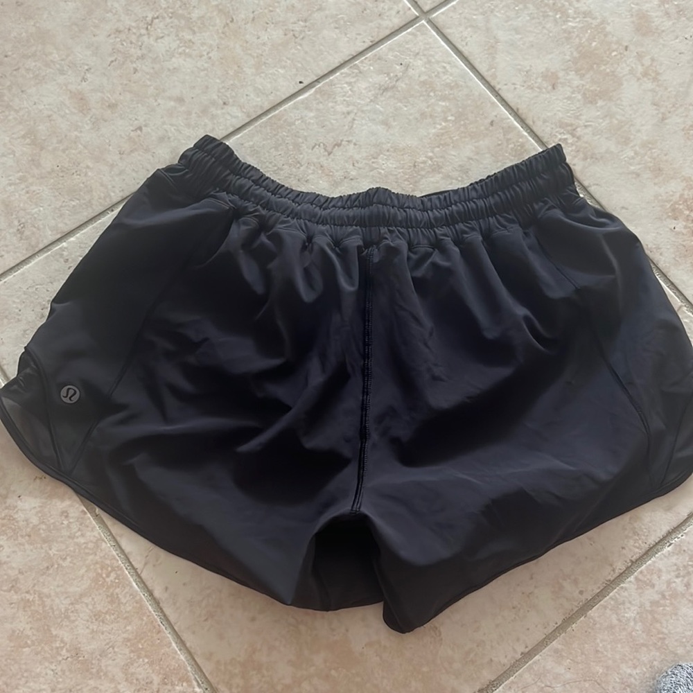 Read all‼️LULULULEMON HOTTY HOTS NEVER WORN‼️